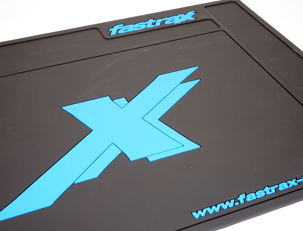 FASTRAX MEDIUM RUBBER PIT MAT - BLACK 62CM X 42CM
