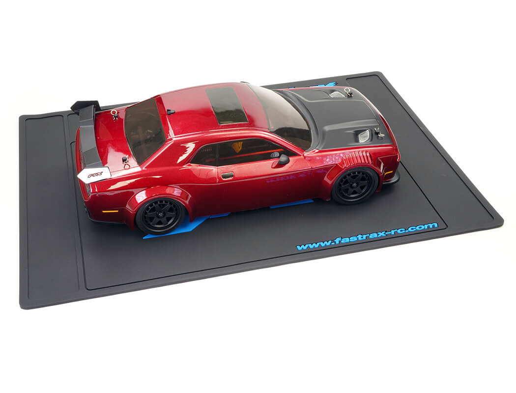 FASTRAX MEDIUM RUBBER PIT MAT - BLACK 62CM X 42CM
